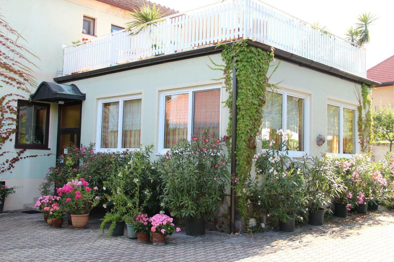 מורביש אם סי Weingut Pension Sommerhof מראה חיצוני תמונה